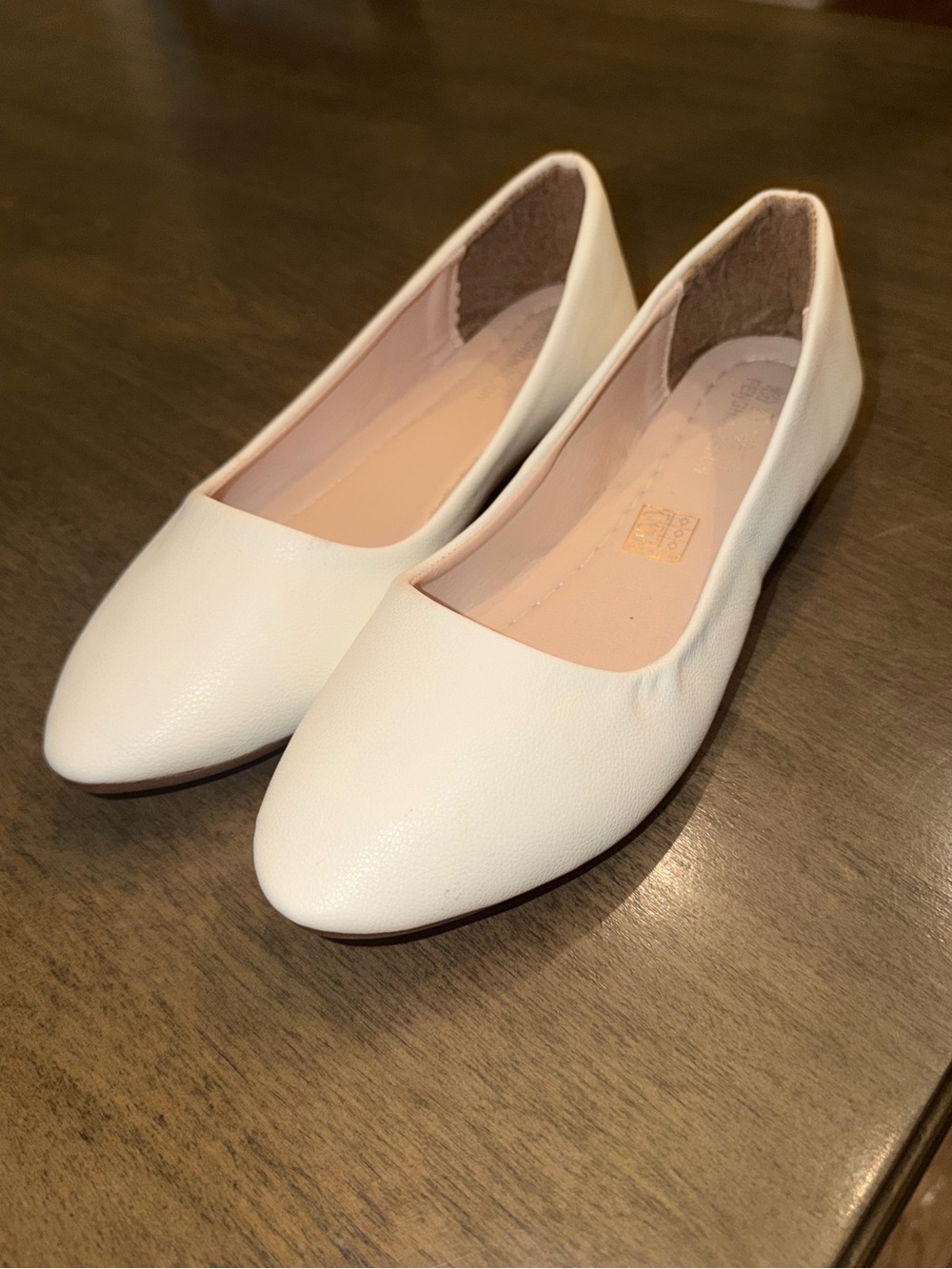 Classic White Pointed-Toe Women's Flats